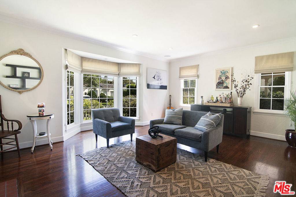 West Hollywood, CA 90048,8828 Rosewood AVE