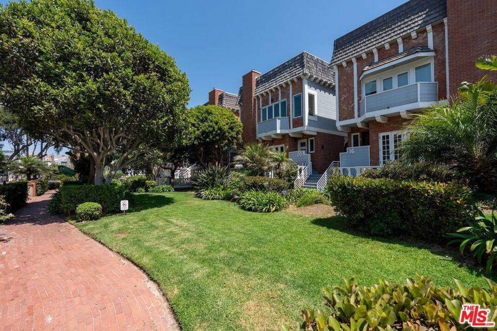 Marina Del Rey, CA 90292,20 Ketch ST #1
