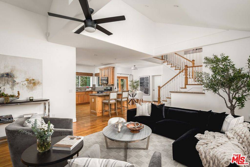 Santa Barbara, CA 93105,2818 Valencia DR