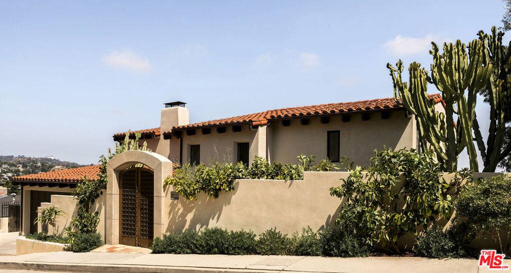 Los Angeles, CA 90068,7020 La Presa DR