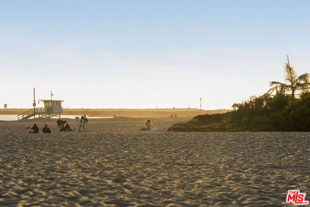 Playa Del Rey, CA 90293,6400 Pacific AVE #304
