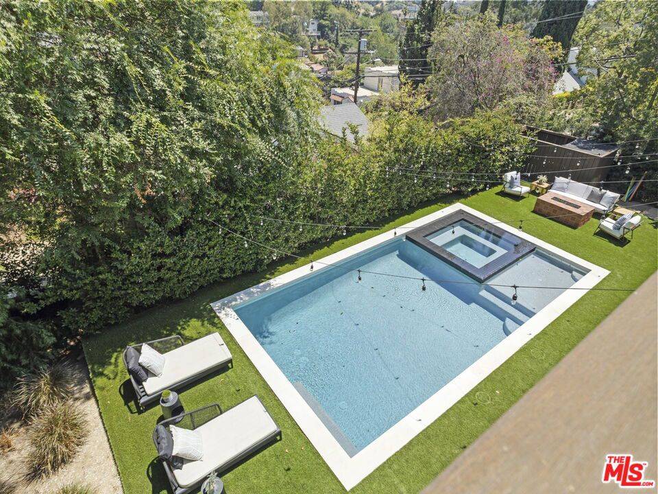 Los Angeles, CA 90026,2304 Vestal AVE