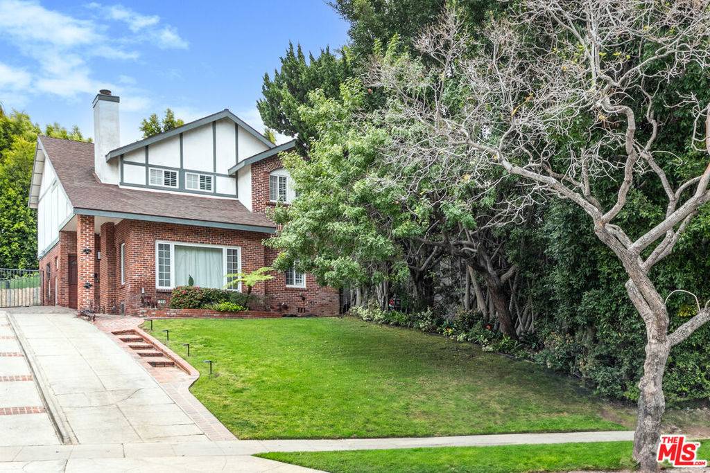 Los Angeles, CA 90024,1358 Holmby AVE