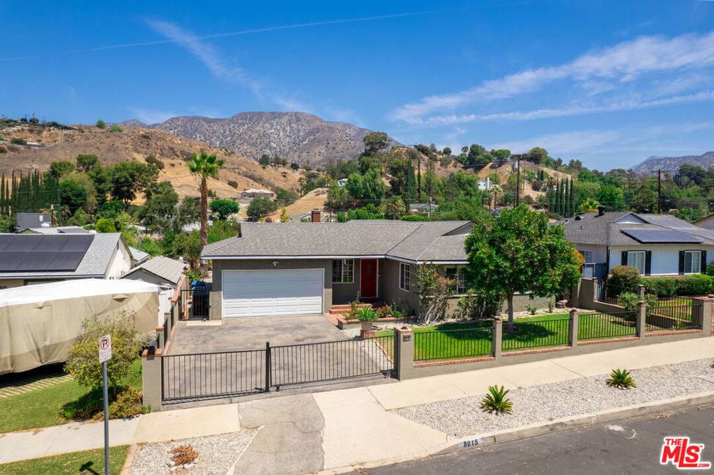 Sunland, CA 91040,8015 Grove ST
