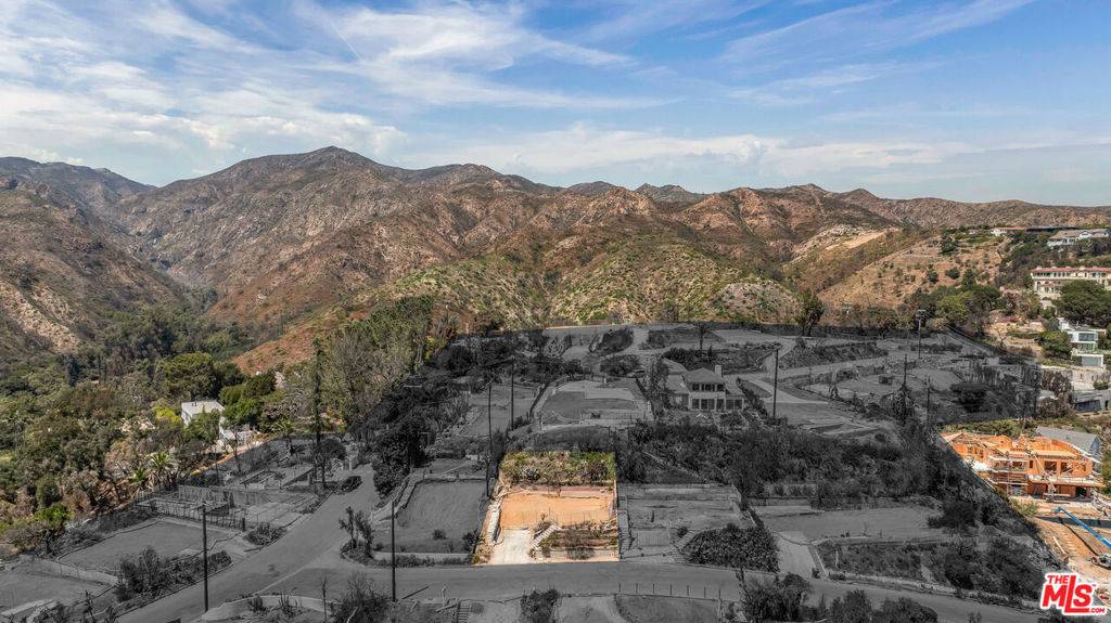 Pacific Palisades, CA 90272,15309 Mc Kendree AVE