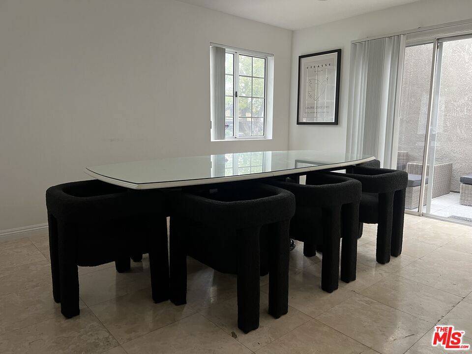 Glendale, CA 91202,423 W Stocker ST #8