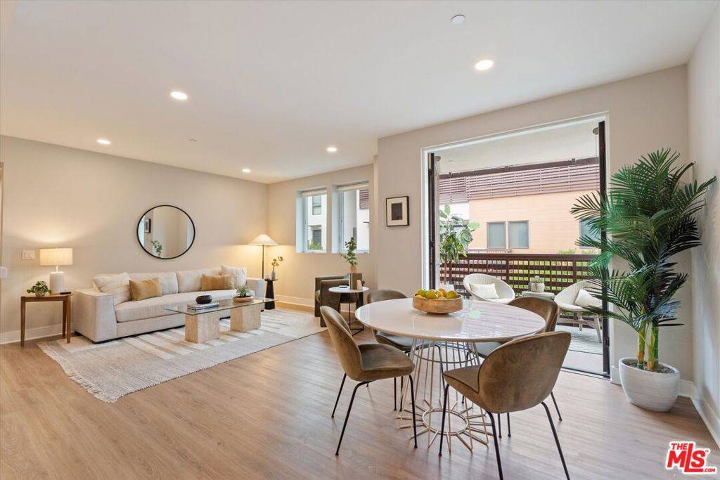 Los Angeles, CA 90094,6030 Seabluff DR #413