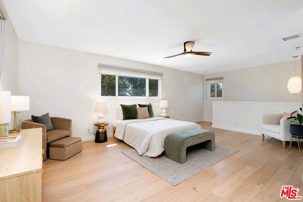 Sherman Oaks, CA 91423,4925 Greenbush AVE