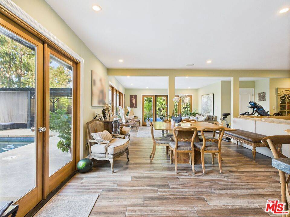 Tarzana, CA 91356,4723 Dunas LN