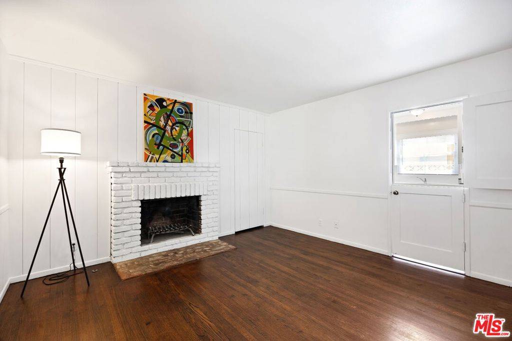 Encino, CA 91436,15519 Huston ST