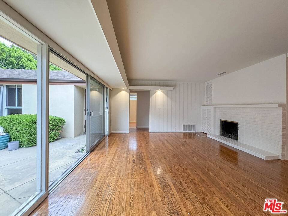 Los Angeles, CA 90066,3404 Butler AVE