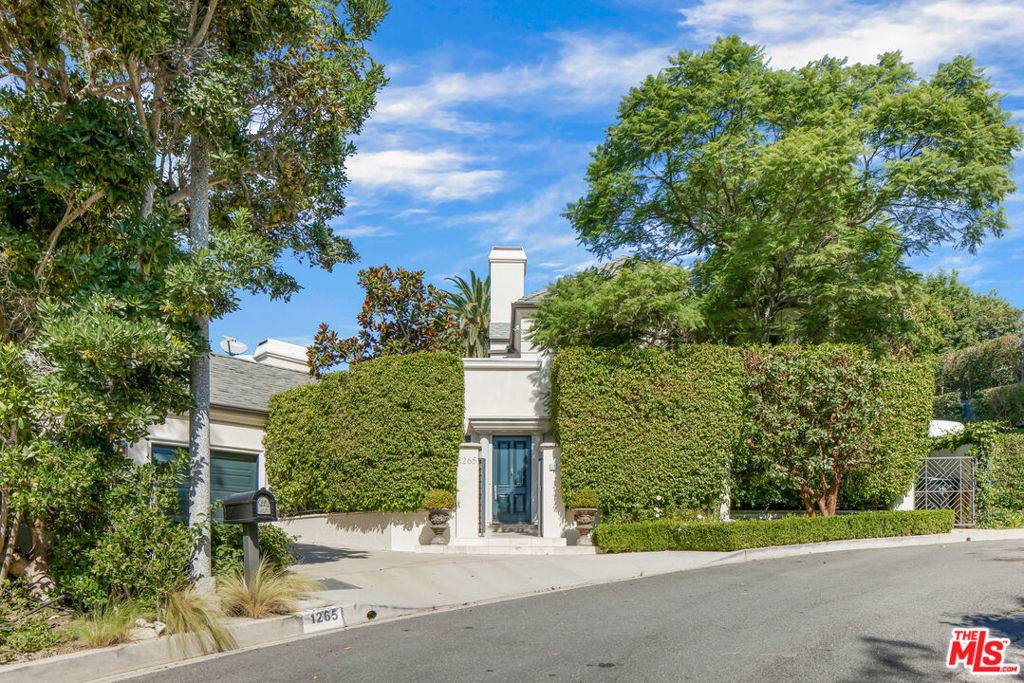 Beverly Hills, CA 90210,1265 Leona DR
