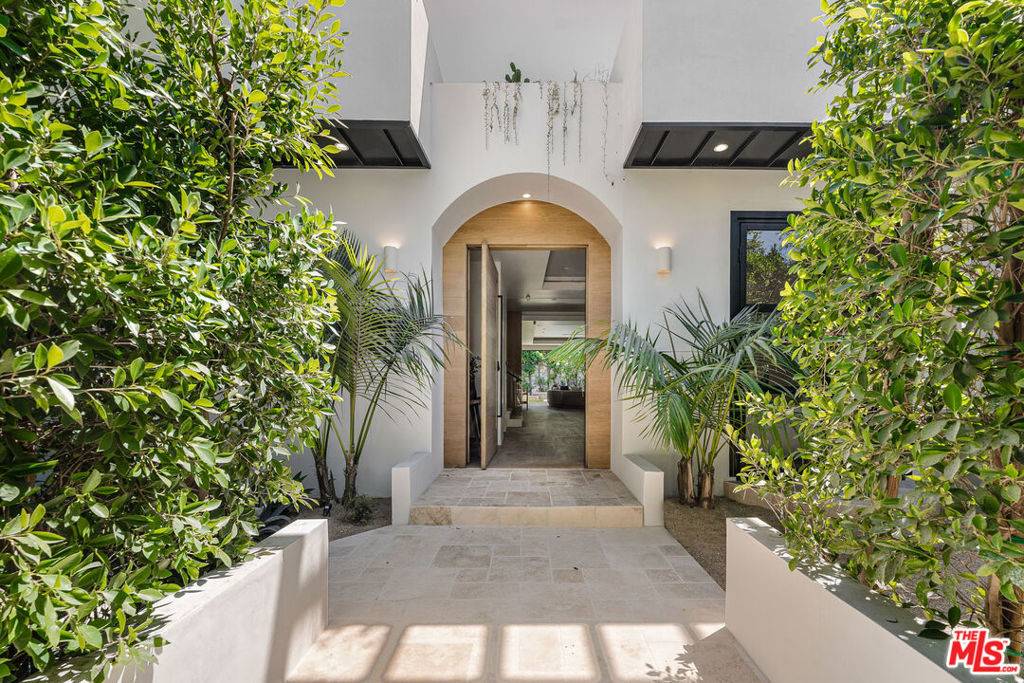 Los Angeles, CA 90048,6546 Colgate AVE