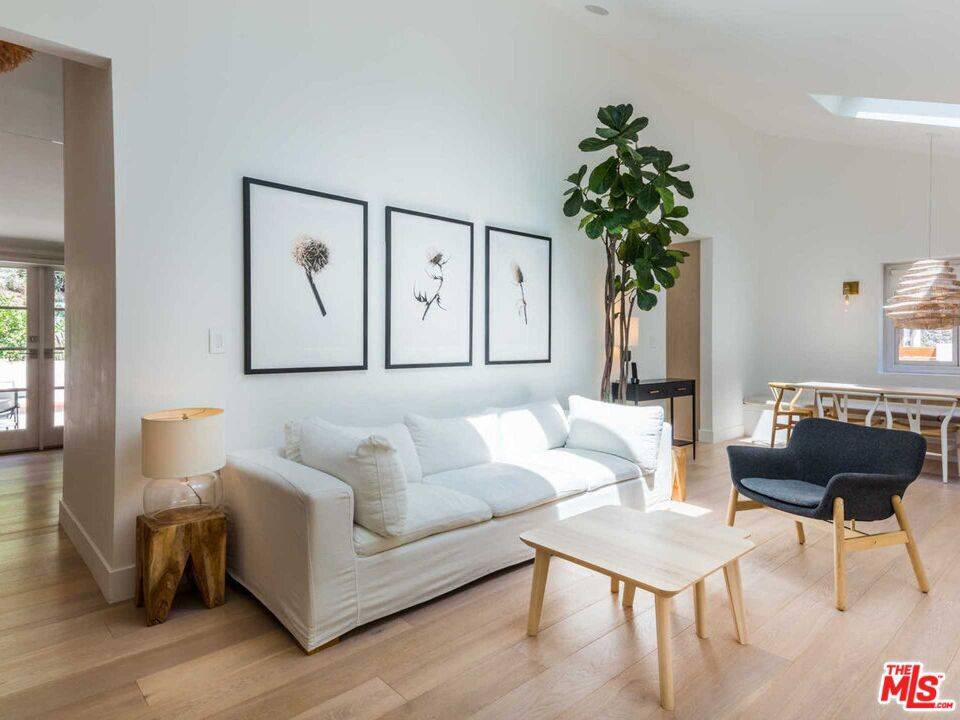 Los Angeles, CA 90068,3279 Ledgewood DR