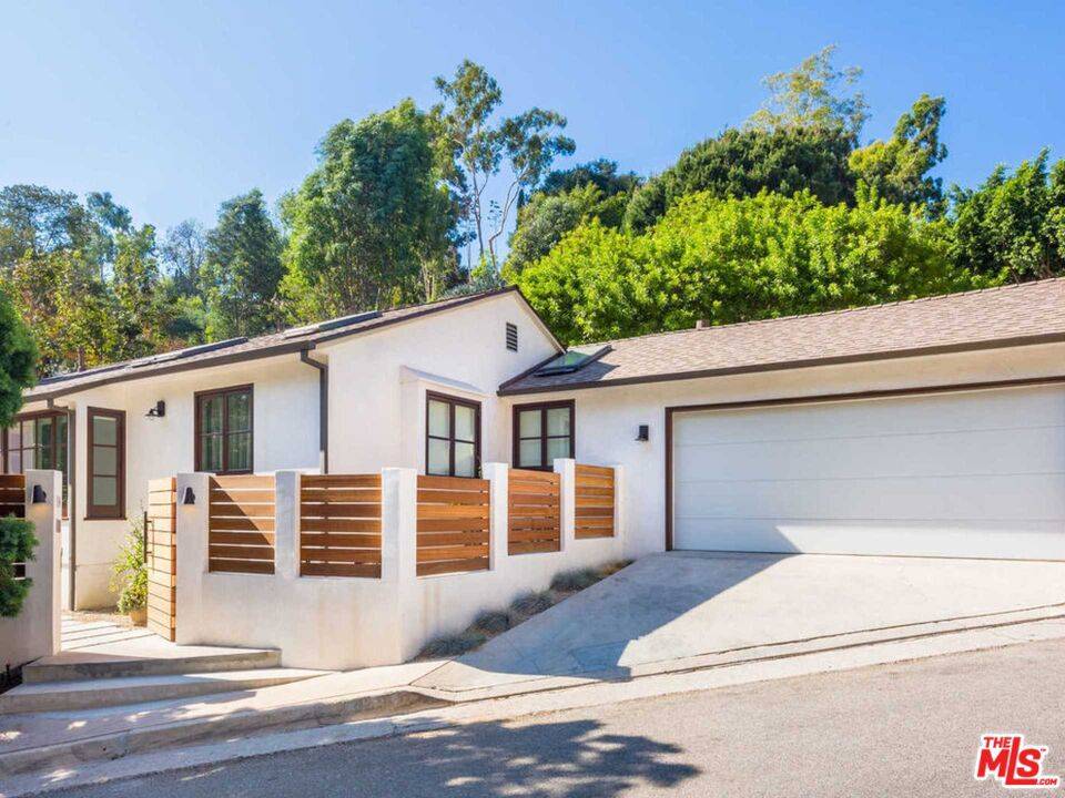 Los Angeles, CA 90068,3279 Ledgewood DR