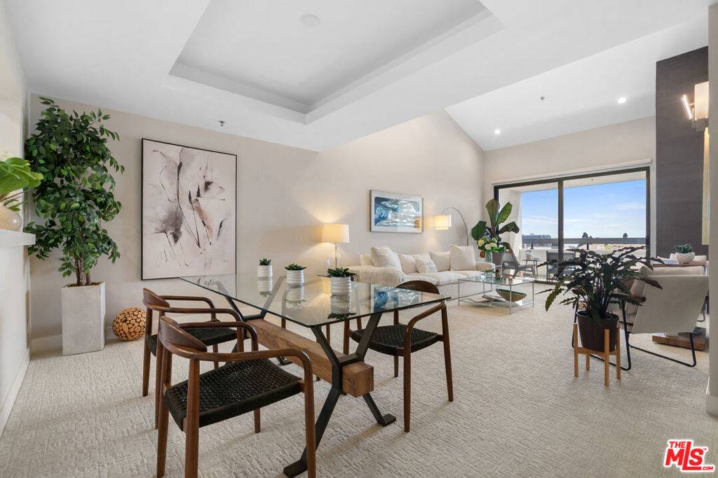 Los Angeles, CA 90067,2142 Century Park LN #411