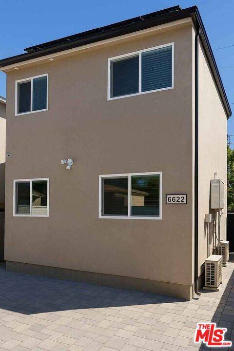 Van Nuys, CA 91406,6622 Blewett AVE