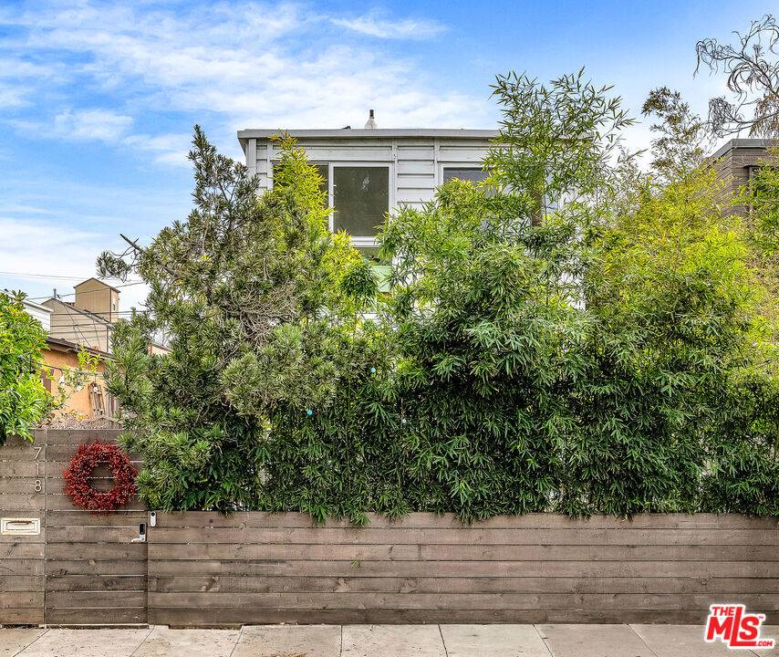 Santa Monica, CA 90405,718 Marine ST