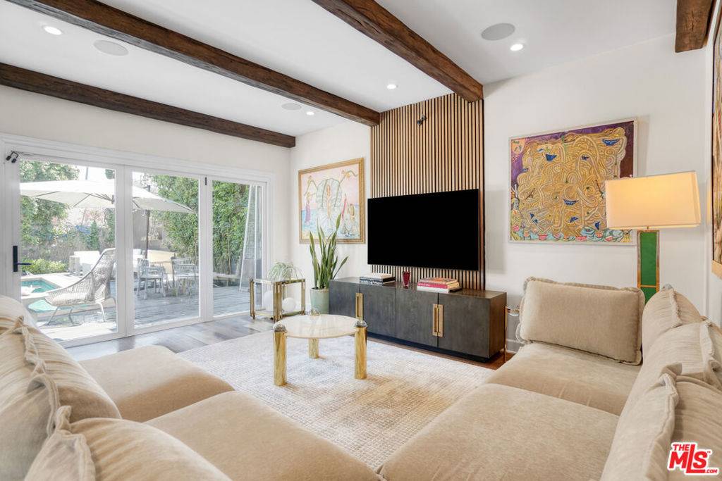 Los Angeles, CA 90019,1042 S Stanley AVE