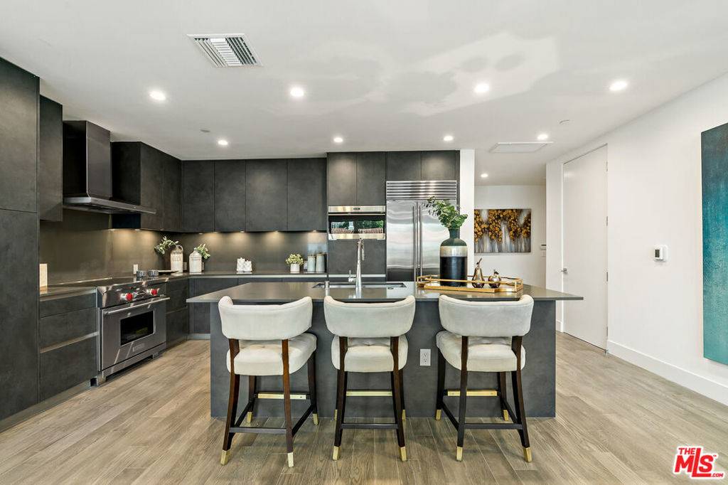 West Hollywood, CA 90069,728 N Sweetzer AVE #208