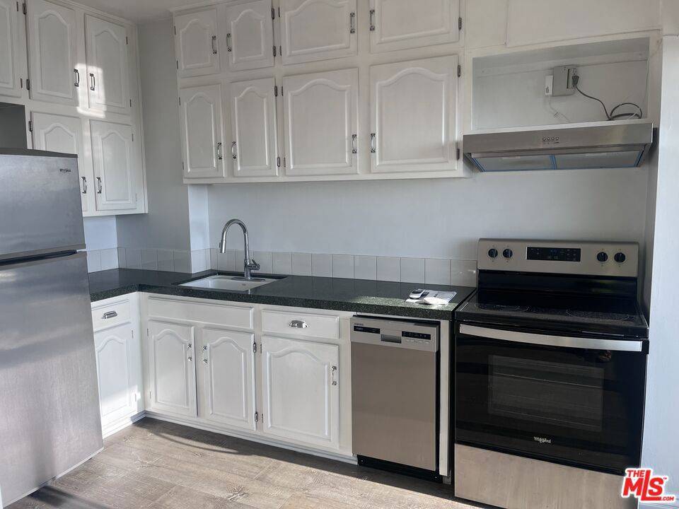 West Hollywood, CA 90069,999 N Doheny DR #305