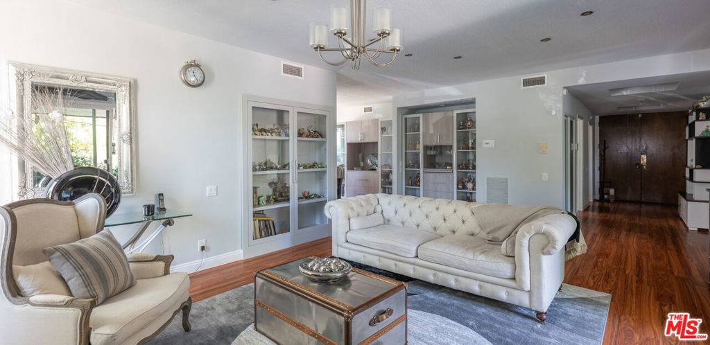 Sherman Oaks, CA 91423,4822 Van Noord AVE #6