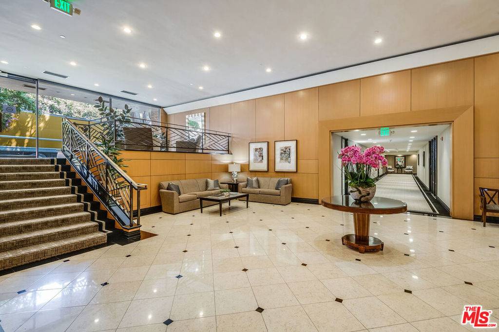 Beverly Hills, CA 90212,211 S Spalding DR #107N