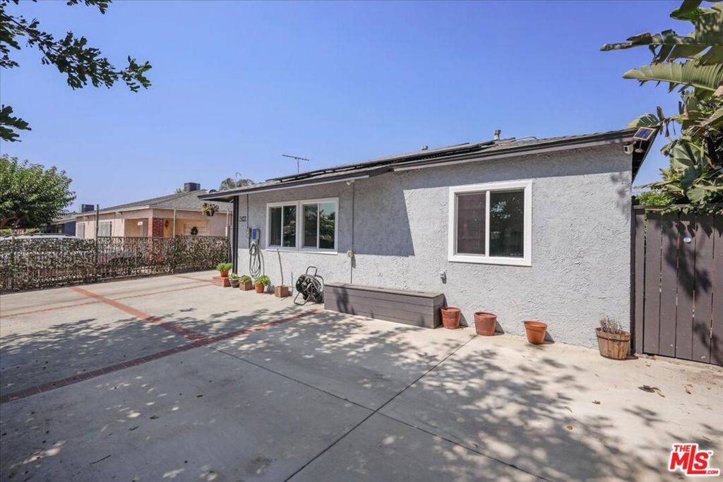 Sun Valley, CA 91352,7427 Cleon AVE