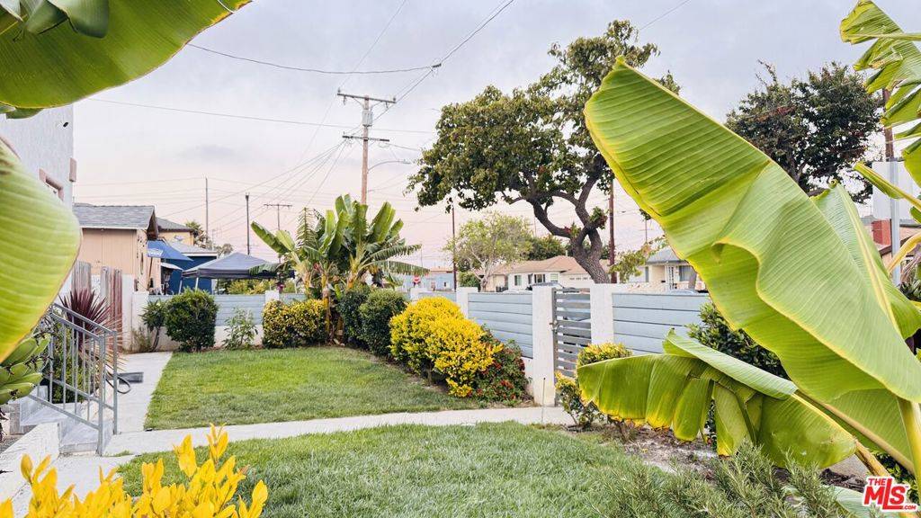Hawthorne, CA 90250,4239 W Broadway #A