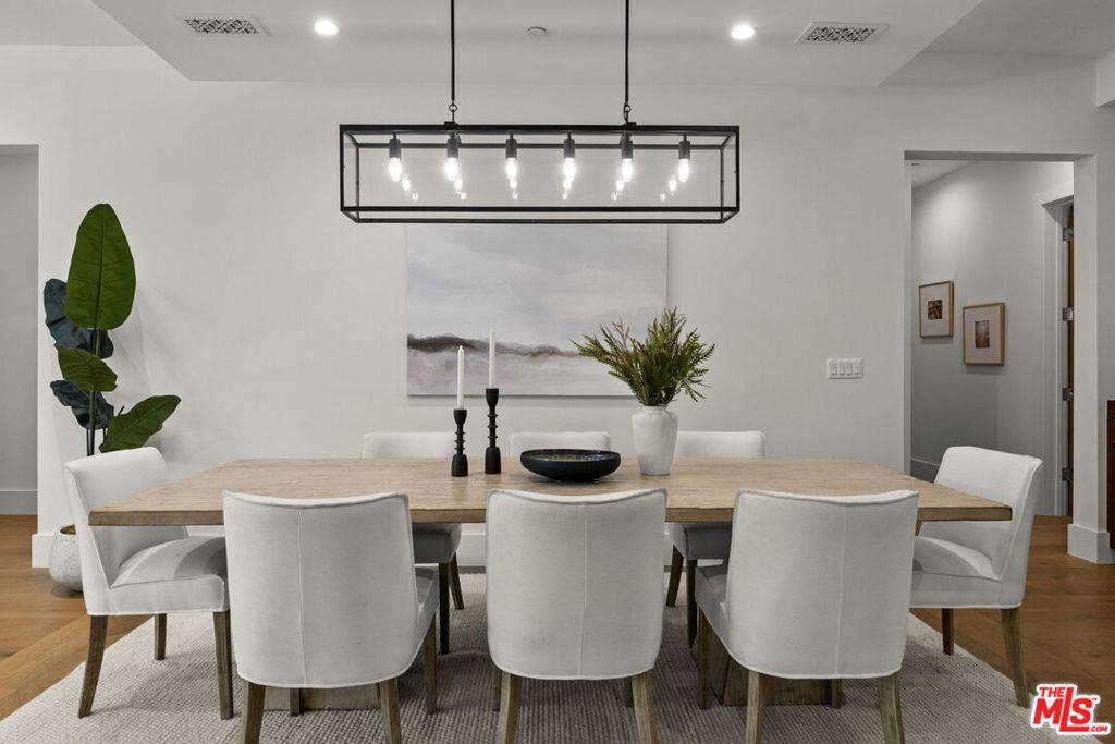 Sherman Oaks, CA 91423,5011 Stern AVE