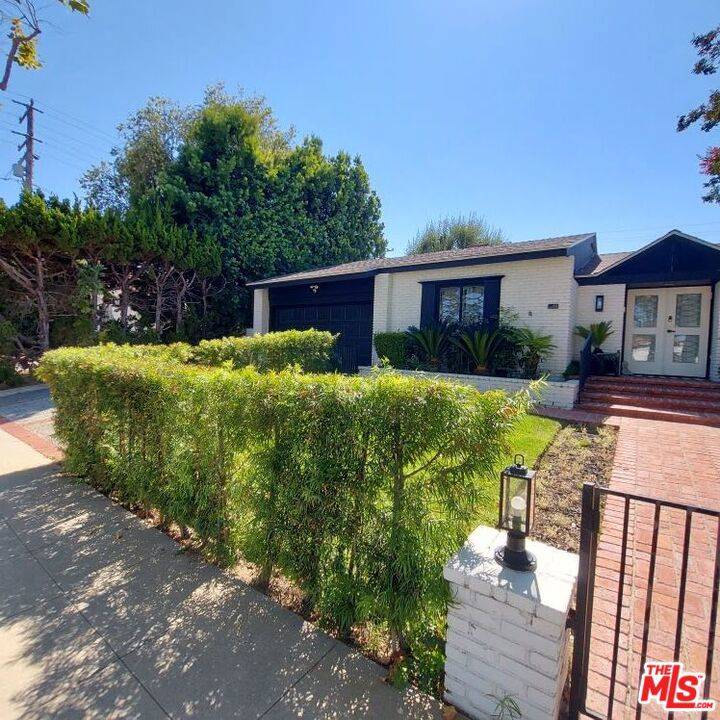 Beverly Hills, CA 90212,341 S Rodeo DR