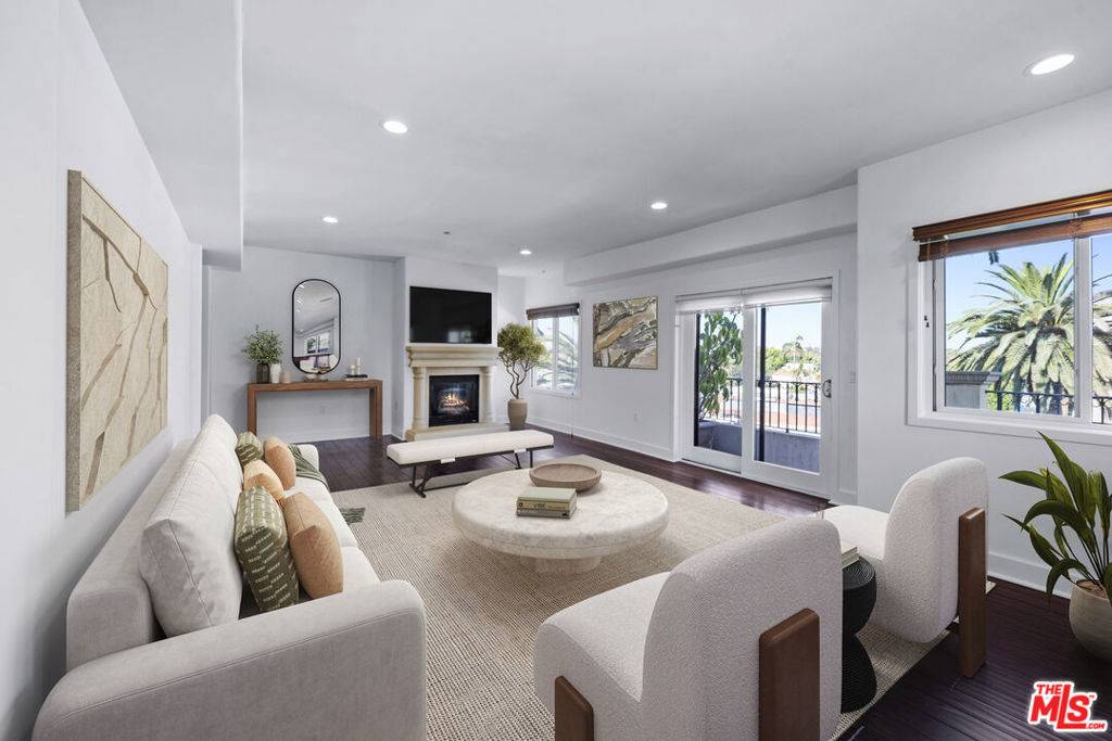 Beverly Hills, CA 90211,155 N Hamilton DR #402