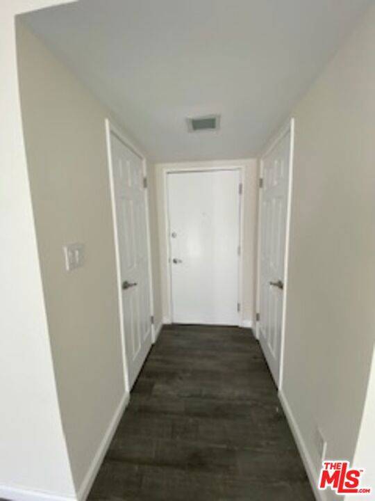 Los Angeles, CA 90028,7045 Hawthorn AVE #404