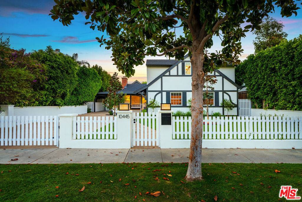Toluca Lake, CA 91602,10445 Valley Spring LN