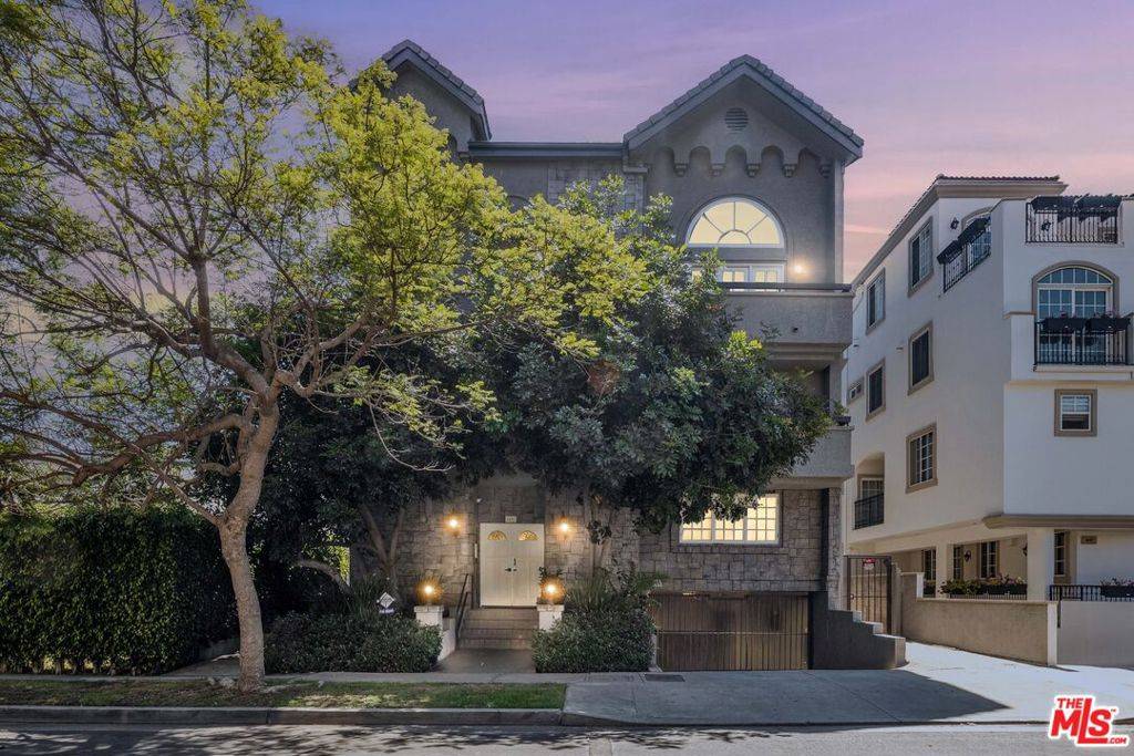 Los Angeles, CA 90025,1431 CAMDEN AVE #303