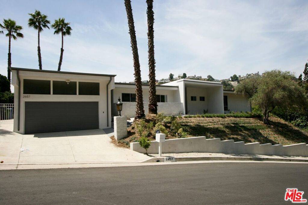 Los Angeles, CA 90046,2657 Zorada DR