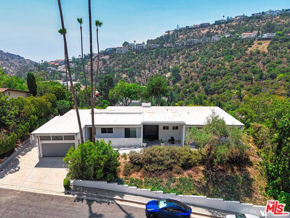 Los Angeles, CA 90046,2657 Zorada DR