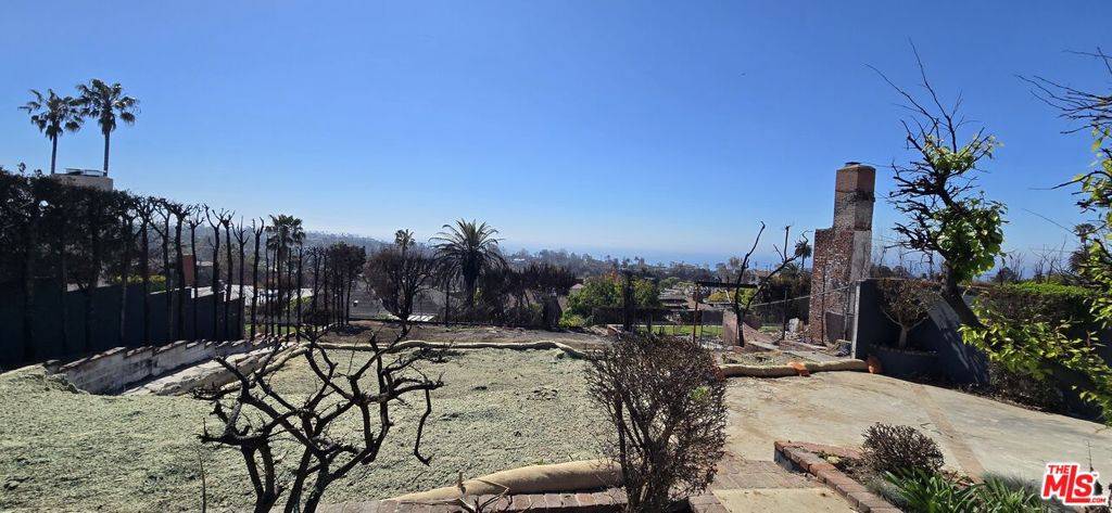 Pacific Palisades, CA 90272,16650 Linda TER