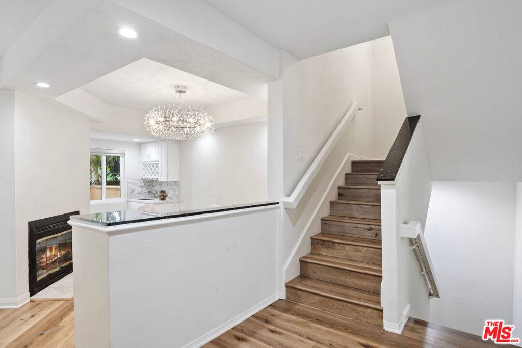 Tarzana, CA 91356,18730 Hatteras ST #25