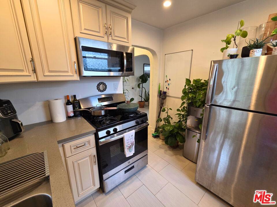 Santa Monica, CA 90404,1224 21st ST #D
