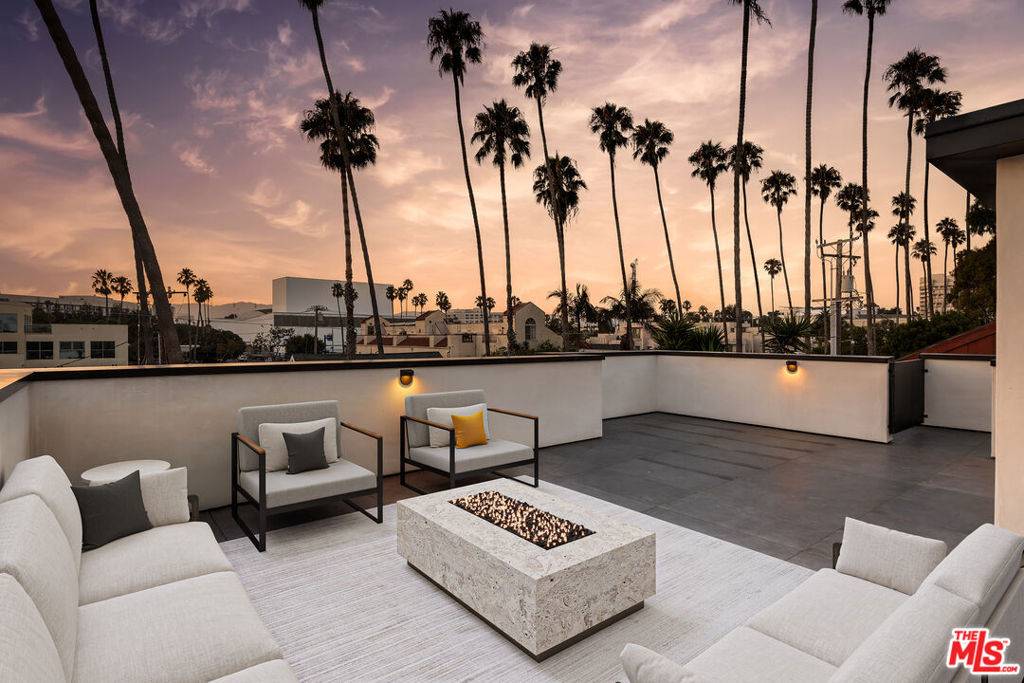 Santa Monica, CA 90405,212 Bay ST #1