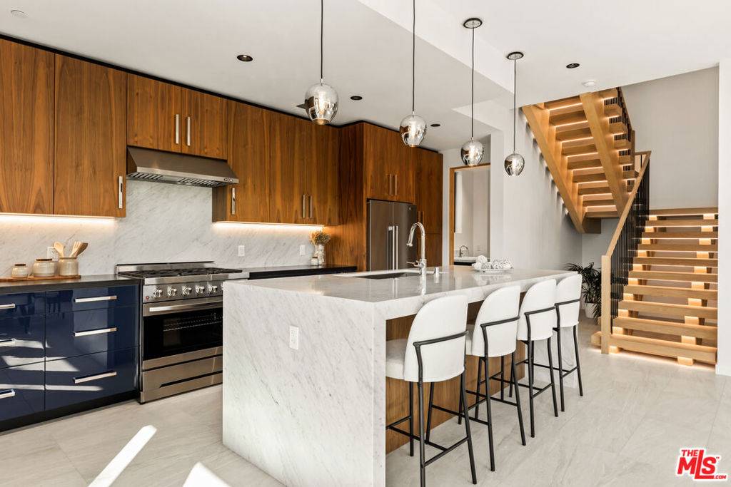 Santa Monica, CA 90405,212 Bay ST #1