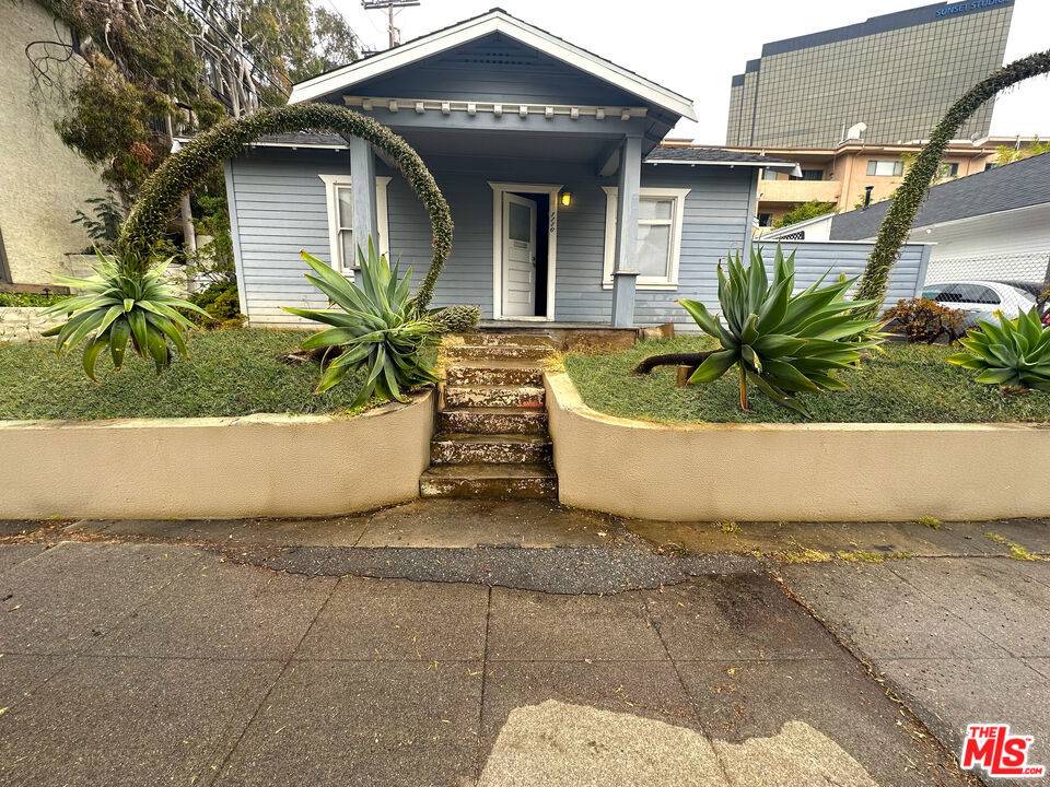 Los Angeles, CA 90049,1116 S Barrington AVE