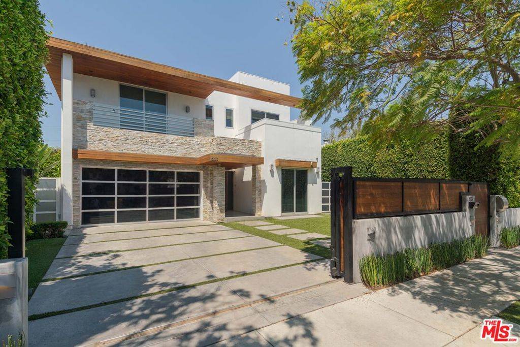 Los Angeles, CA 90048,633 N Laurel AVE