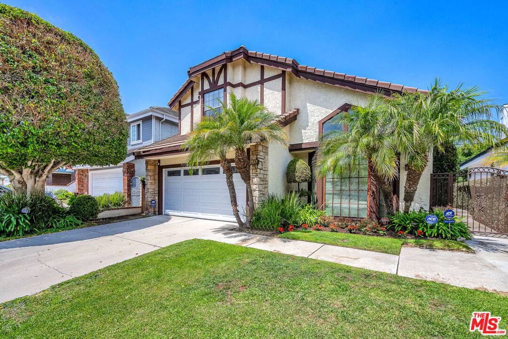Playa Del Rey, CA 90293,7517 W 81ST ST