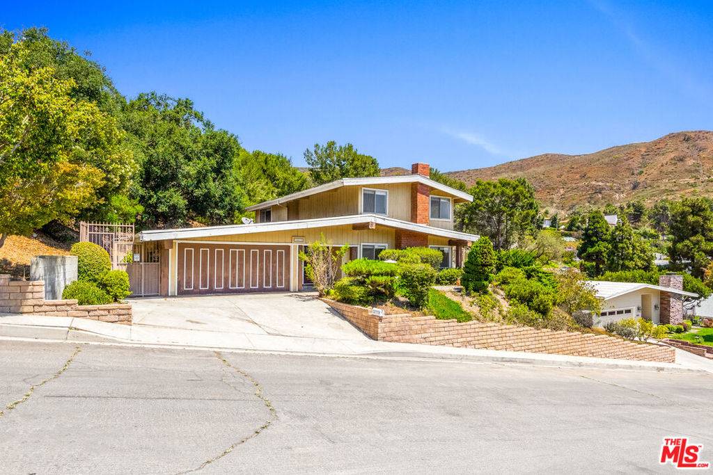 Pacific Palisades, CA 90272,16619 Bienveneda PL
