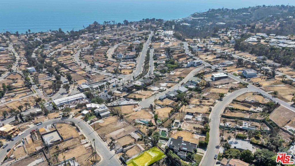 Pacific Palisades, CA 90272,887 Chattanooga AVE