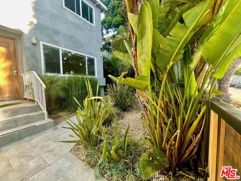 Venice, CA 90291,635 WESTMINSTER AVE #1