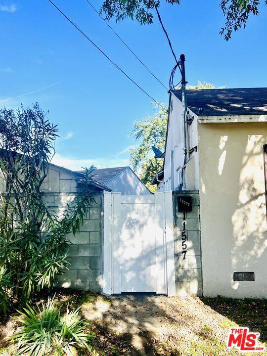 North Hollywood, CA 91601,11559 Cumpston ST #1/2