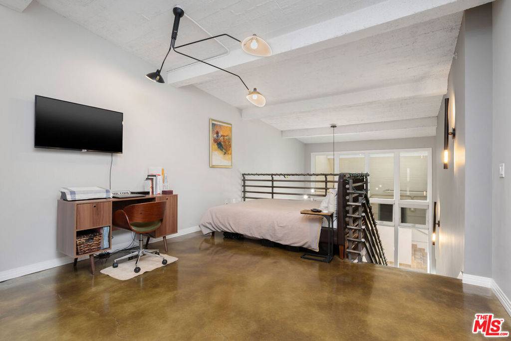 Pasadena, CA 91103,125 N Raymond AVE #412